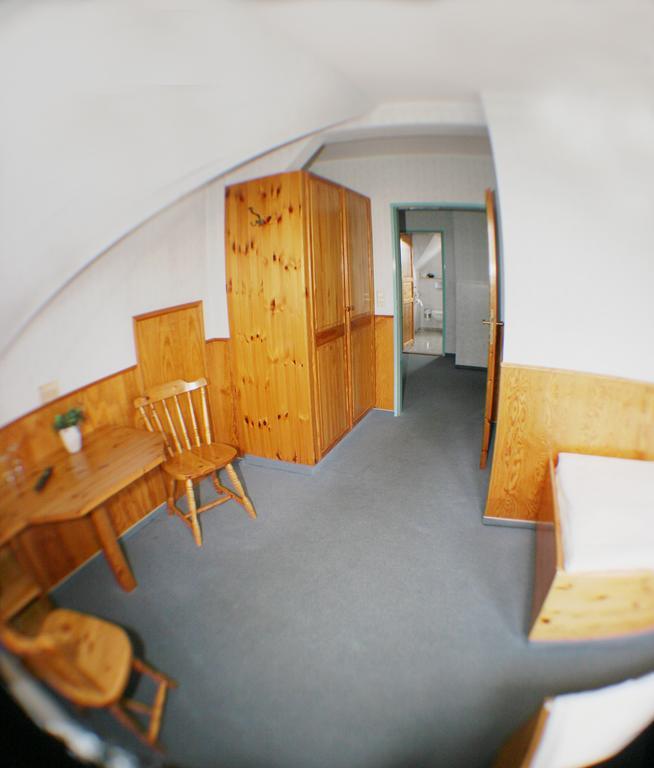 Landgasthof Zur Krummen Linde Hotel Stolpe  Room photo