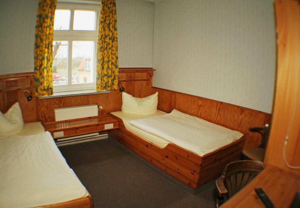 Landgasthof Zur Krummen Linde Hotel Stolpe  Room photo